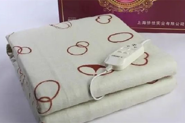 電熱毯買多大的合適 電熱毯買和床一樣大還是小一點 電熱毯買多大的合適 電熱毯買和床一樣大還是小一點