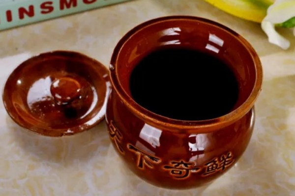 瓦罐和砂鍋有什么區(qū)別 瓦罐和砂鍋哪個煲湯好 瓦罐和砂鍋有什么區(qū)別 瓦罐和砂鍋哪個煲湯好