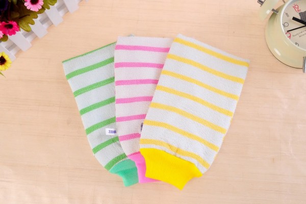 搓澡巾要打濕嗎 搓澡巾怎么搓不出泥 搓澡巾要打濕嗎 搓澡巾怎么搓不出泥