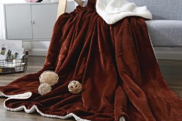 毛毯可以當床墊鋪嗎 毛毯的用途有哪些 毛毯可以當床墊鋪嗎 毛毯的用途有哪些