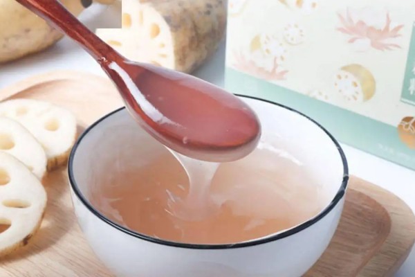 藕粉沖出來(lái)是乳白色能吃嗎 藕粉沖出來(lái)是什么顏色 藕粉沖出來(lái)是乳白色能吃嗎 藕粉沖出來(lái)是什么顏色