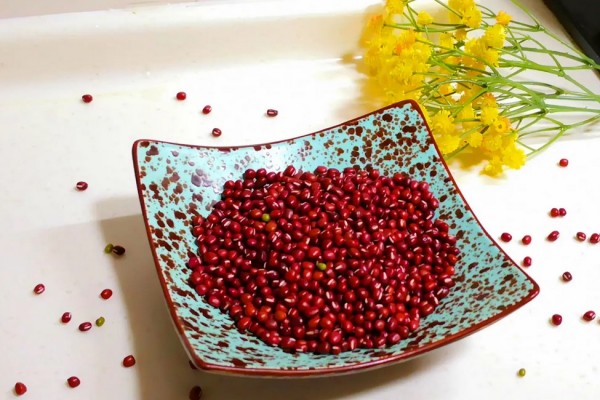 紅豆用熱水泡還是冷水泡 紅豆用電飯煲煮多久才會(huì)爛 紅豆用熱水泡還是冷水泡 紅豆用電飯煲煮多久才會(huì)爛