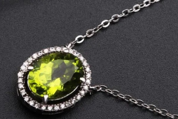 橄欖石是什么顏色 橄欖石顏色深好還是淺好 橄欖石是什么顏色 橄欖石顏色深好還是淺好