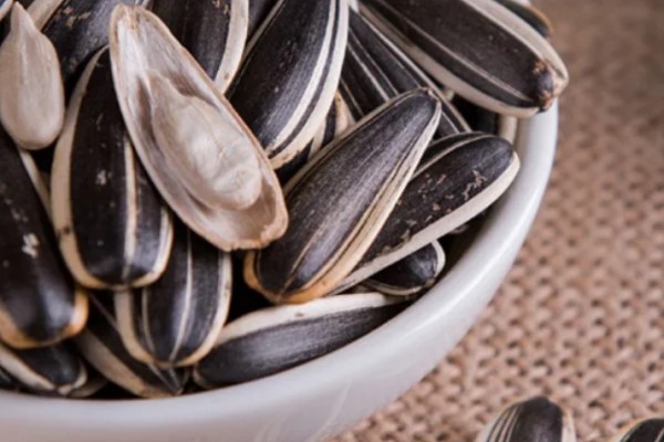 葵瓜子吃多了上火嗎 葵瓜子會(huì)導(dǎo)致過(guò)敏嗎