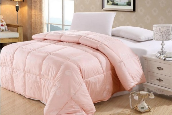 羽絨被和蠶絲被哪個更好 羽絨被是什么時候蓋的