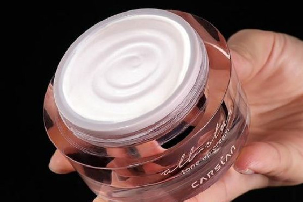 卡姿蘭明星素顏霜使用方法 卡姿蘭明星素顏霜功效 卡姿蘭明星素顏霜使用方法 卡姿蘭明星素顏霜功效