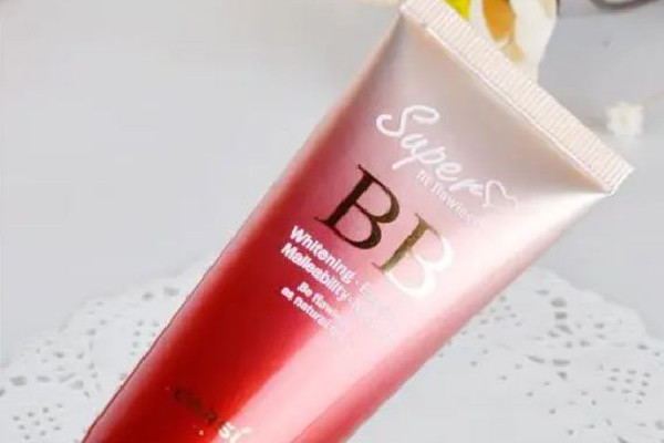 卡姿蘭bb霜遮瑕效果怎么樣 卡姿蘭bb霜有什么作用 卡姿蘭bb霜遮瑕效果怎么樣 卡姿蘭bb霜有什么作用