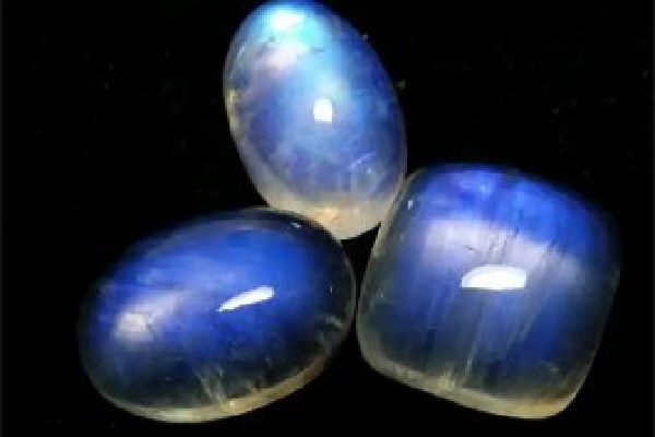 月光石可以送人嗎 月光石送喜歡的人會在一起嗎 月光石可以送人嗎 月光石送喜歡的人會在一起嗎