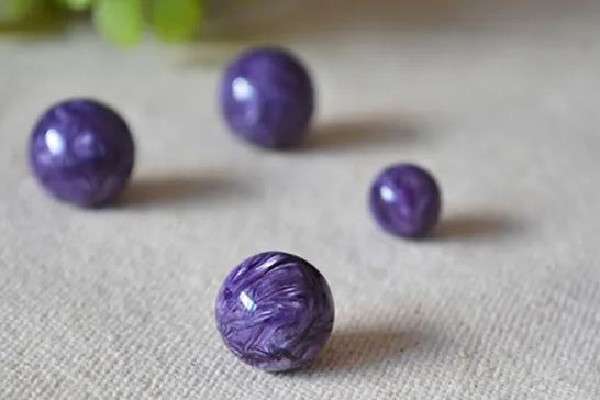 紫龍晶怎么辨別真假 紫龍晶會有紋裂嗎 紫龍晶怎么辨別真假 紫龍晶會有紋裂嗎