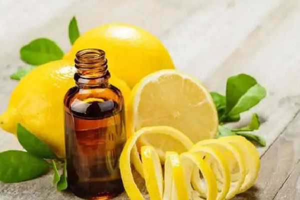 檸檬精油的用法用量 檸檬精油可以天天擦臉嗎 檸檬精油的用法用量 檸檬精油可以天天擦臉嗎
