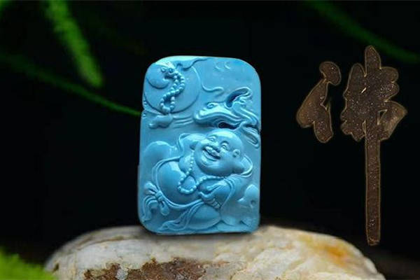 綠松石適合什么屬相戴 綠松石戴左手還是右手 綠松石適合什么屬相戴 綠松石戴左手還是右手