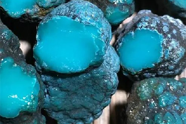 綠松石的功效與作用 綠松石可以辟邪嗎 綠松石的功效與作用 綠松石可以辟邪嗎