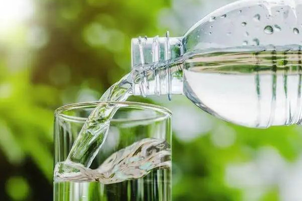 多喝水多睡覺(jué)對(duì)新冠管用嗎 多喝水對(duì)身體有什么好處嗎