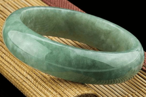 豆種翡翠有收藏價值嗎 豆種翡翠是大理石嗎 豆種翡翠有收藏價值嗎 豆種翡翠是大理石嗎