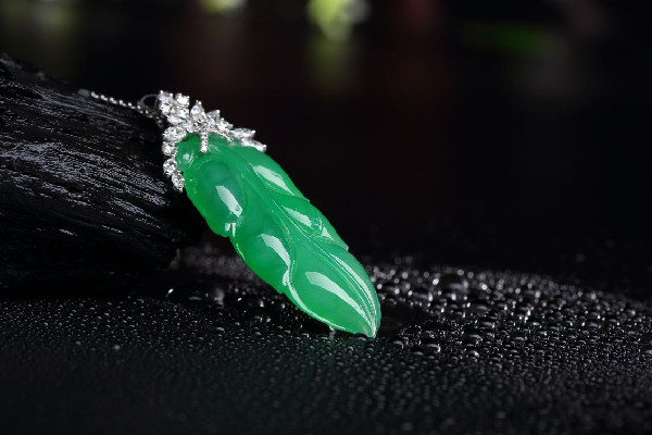 翡翠a貨是啥意思 翡翠的種和水頭是什么意思 翡翠a貨是啥意思 翡翠的種和水頭是什么意思