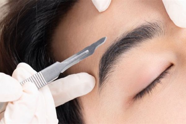 修眉毛是拔好還是刮好 修眉毛用什么工具好 修眉毛是拔好還是刮好 修眉毛用什么工具好