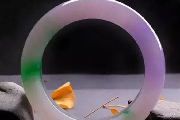 春帶彩翡翠手鐲一般多少錢(qián) 春帶彩翡翠值錢(qián)嗎 春帶彩翡翠手鐲一般多少錢(qián) 春帶彩翡翠值錢(qián)嗎