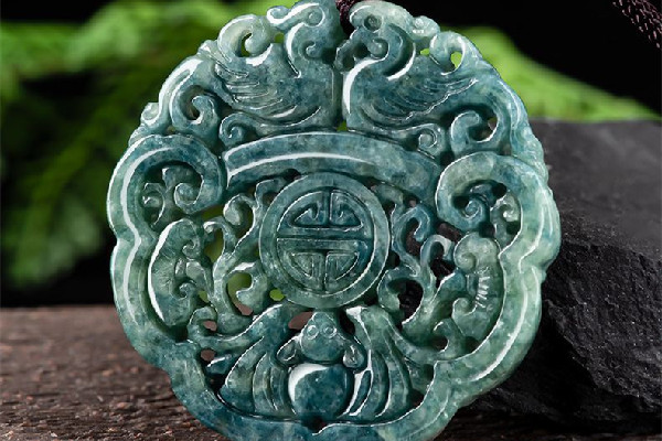 豆種翡翠和糯種翡翠哪個(gè)好 豆種翡翠和糯種翡翠的區(qū)分 豆種翡翠和糯種翡翠哪個(gè)好 豆種翡翠和糯種翡翠的區(qū)分