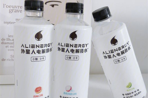 電解質(zhì)水是運(yùn)動(dòng)飲料嗎 電解質(zhì)水和普通水有什么區(qū)別 電解質(zhì)水是運(yùn)動(dòng)飲料嗎 電解質(zhì)水和普通水有什么區(qū)別