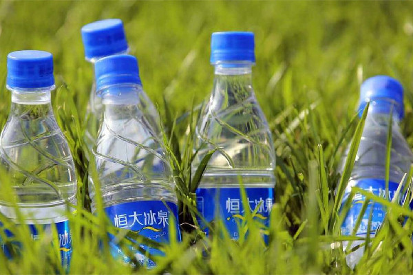 礦泉水是軟水還是硬水 礦泉水適合小孩子喝嗎 礦泉水是軟水還是硬水 礦泉水適合小孩子喝嗎