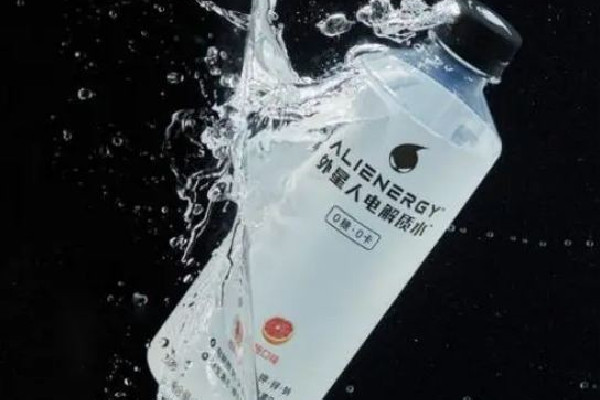 電解質(zhì)水是運(yùn)動(dòng)飲料嗎 電解質(zhì)水和普通水有什么區(qū)別 電解質(zhì)水是運(yùn)動(dòng)飲料嗎 電解質(zhì)水和普通水有什么區(qū)別