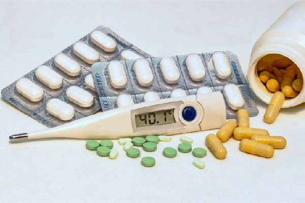 男子高燒近40度睡覺(jué)掀被子直冒煙 發(fā)燒后吃什么恢復(fù)體力 男子高燒近40度睡覺(jué)掀被子直冒煙 發(fā)燒后吃什么恢復(fù)體力