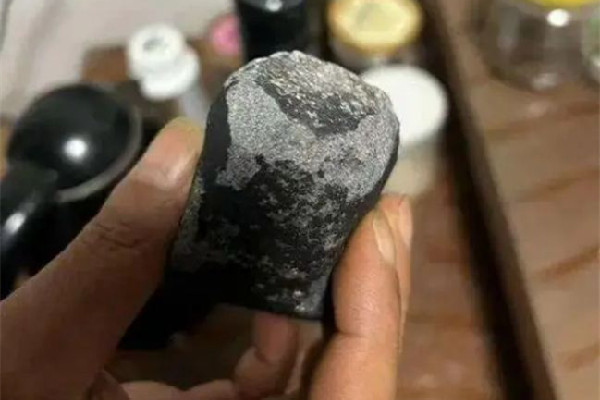 火球墜入浙江警方帶走疑似隕石碎片 發(fā)現(xiàn)火災(zāi)第一時(shí)間應(yīng)該怎么辦 火球墜入浙江警方帶走疑似隕石碎片 發(fā)現(xiàn)火災(zāi)第一時(shí)間應(yīng)該怎么辦