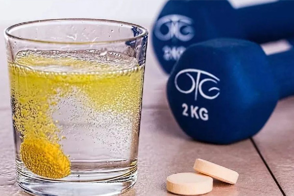 運(yùn)動飲料小孩可以喝嗎 運(yùn)動飲料適合什么人喝