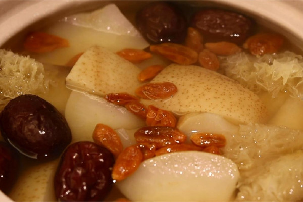 梨子煮水是電解質水嗎 梨子煮水加什么一起煮治咳嗽