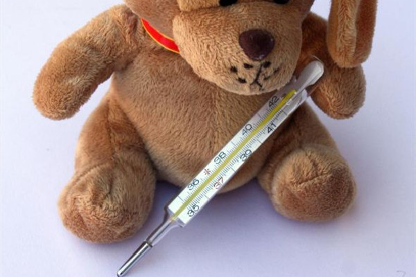 發(fā)燒用酒精擦哪里退燒 發(fā)燒用酒精敷額頭可以嗎 發(fā)燒用酒精擦哪里退燒 發(fā)燒用酒精敷額頭可以嗎