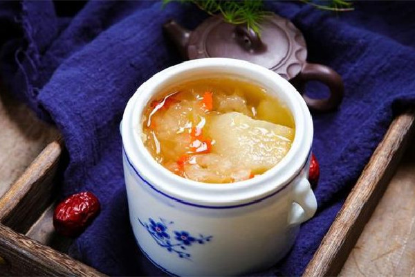 煮梨水是削皮好還是不削皮好 煮梨水要吃梨肉嗎 煮梨水是削皮好還是不削皮好 煮梨水要吃梨肉嗎