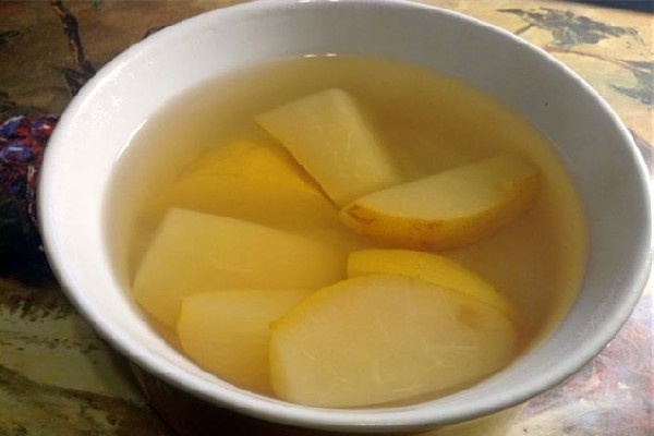 梨子煮水的功效 梨子煮水可以治喉嚨痛嗎 梨子煮水的功效 梨子煮水可以治喉嚨痛嗎