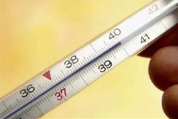 發(fā)燒要多喝熱水嗎 發(fā)燒喝姜湯有用嗎 發(fā)燒要多喝熱水嗎 發(fā)燒喝姜湯有用嗎