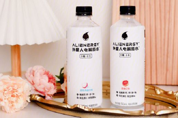 外星人電解質(zhì)水可以當(dāng)水喝嗎 外星人電解質(zhì)水適合什么人喝 外星人電解質(zhì)水可以當(dāng)水喝嗎 外星人電解質(zhì)水適合什么人喝