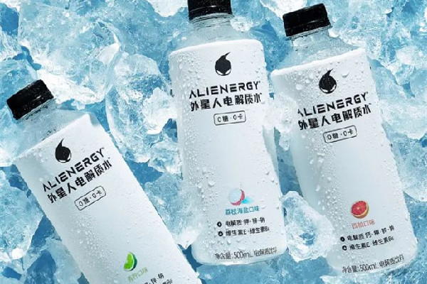 外星人電解質(zhì)水可以當(dāng)水喝嗎 外星人電解質(zhì)水適合什么人喝 外星人電解質(zhì)水可以當(dāng)水喝嗎 外星人電解質(zhì)水適合什么人喝