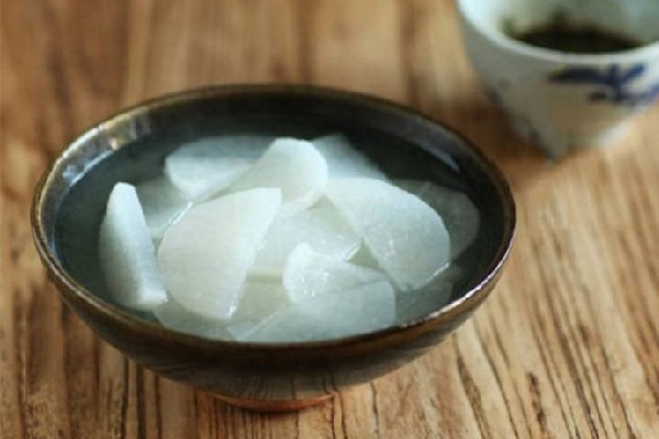 白蘿卜煮水喝能止咳化痰嗎 白蘿卜煮水可以加蜂蜜喝嗎 白蘿卜煮水喝能止咳化痰嗎 白蘿卜煮水可以加蜂蜜喝嗎
