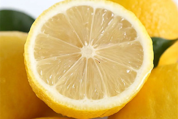 檸檬吃新鮮的好還是干的好 檸檬可以放保溫杯里泡嗎 檸檬吃新鮮的好還是干的好 檸檬可以放保溫杯里泡嗎
