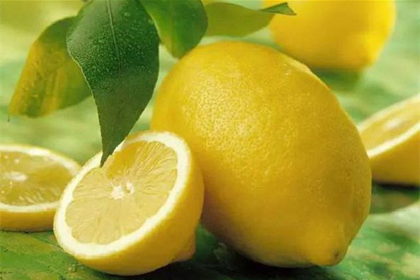 檸檬加鹽的作用 檸檬加鹽加糖是電解質(zhì)水嗎 檸檬加鹽的作用 檸檬加鹽加糖是電解質(zhì)水嗎