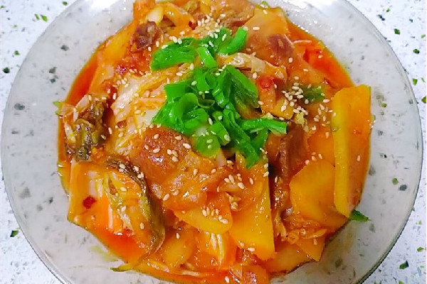 辣白菜有酒精味還能吃嗎 辣白菜變質(zhì)是什么樣子 辣白菜有酒精味還能吃嗎 辣白菜變質(zhì)是什么樣子