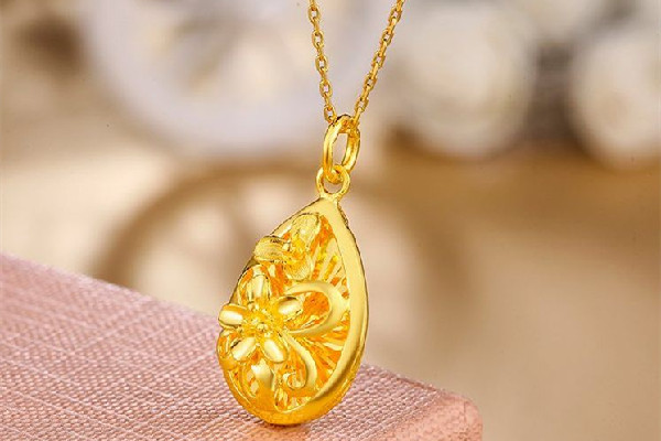 黃金吊墜是空心的好還是實(shí)心的好 黃金吊墜是按克賣(mài)嗎 黃金吊墜是空心的好還是實(shí)心的好 黃金吊墜是按克賣(mài)嗎