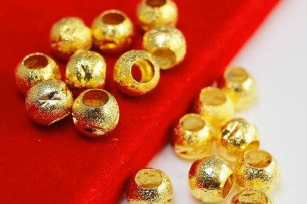 黃金轉(zhuǎn)運珠戴在哪個手比較好 黃金轉(zhuǎn)運珠戴右手好嗎