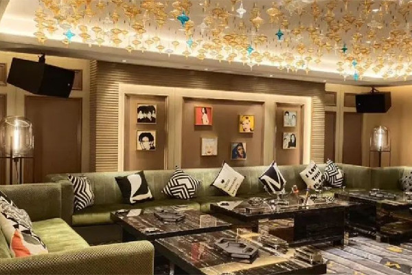 法律明令禁止未成年人進(jìn)KTV ktv為什么不能自帶酒水 法律明令禁止未成年人進(jìn)KTV ktv為什么不能自帶酒水