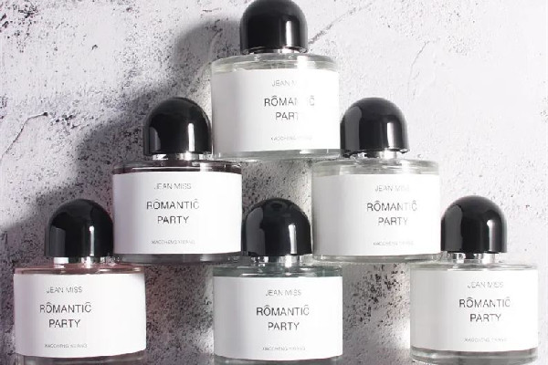 無(wú)人區(qū)玫瑰可以留香多久 無(wú)人區(qū)玫瑰適合什么樣的女生