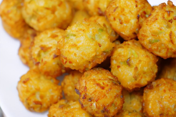 蘿卜丸子一炸就散了什么原因 蘿卜丸子用什么面 蘿卜丸子一炸就散了什么原因 蘿卜丸子用什么面