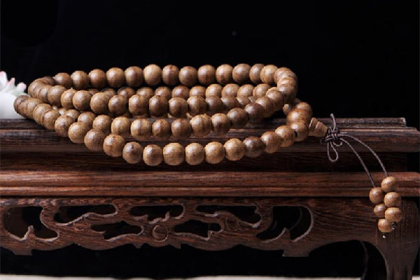 沉香手串佩戴十大禁忌 沉香手串適合什么人戴 沉香手串佩戴十大禁忌 沉香手串適合什么人戴