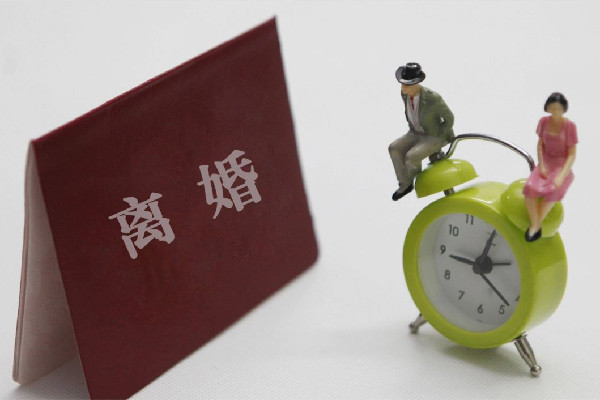 女子曬6本結(jié)婚證4本離婚證 離婚在復(fù)婚有沒有影響 女子曬6本結(jié)婚證4本離婚證 離婚在復(fù)婚有沒有影響