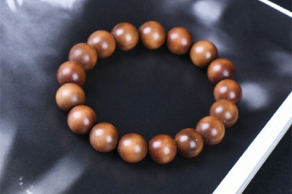 檀香手串一般多少錢 檀香手串有收藏價(jià)值嗎 檀香手串一般多少錢 檀香手串有收藏價(jià)值嗎