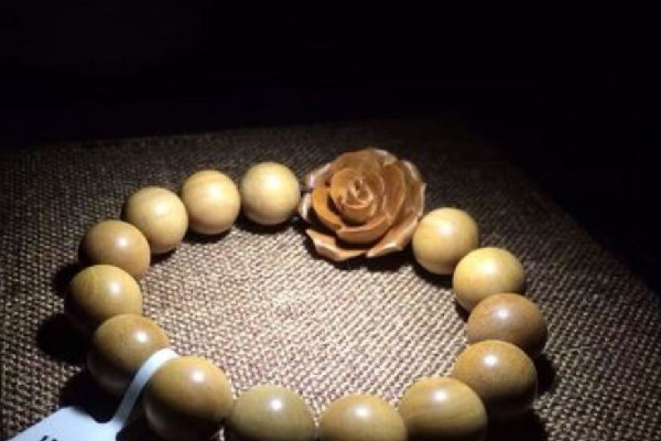 檀香手串會一直香嗎 檀香手串香味很濃正常嗎 檀香手串會一直香嗎 檀香手串香味很濃正常嗎