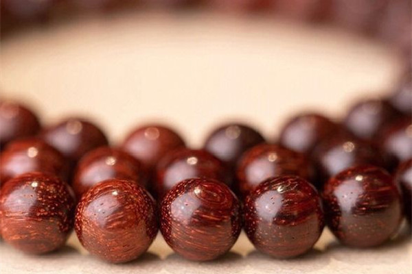 檀香手串不沉水是品質(zhì)差嗎 檀香手串怎么看品質(zhì) 檀香手串不沉水是品質(zhì)差嗎 檀香手串怎么看品質(zhì)