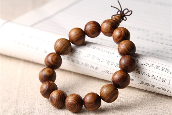 檀香手串會一直香嗎 檀香手串香味很濃正常嗎 檀香手串會一直香嗎 檀香手串香味很濃正常嗎